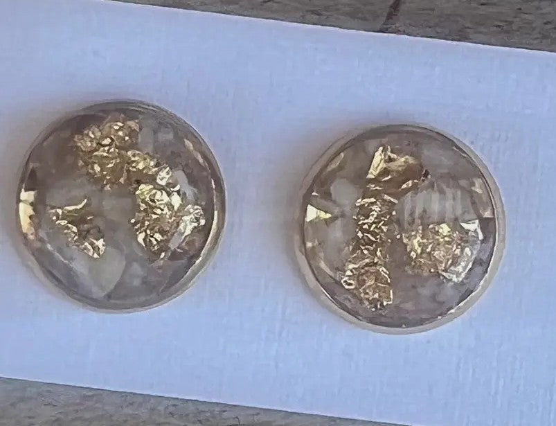 Oyster Crush Stud Earrings