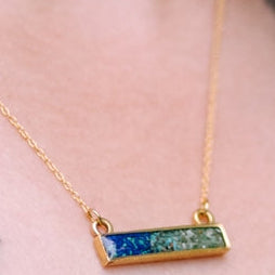 Gradient Gemstone Bar Neclace