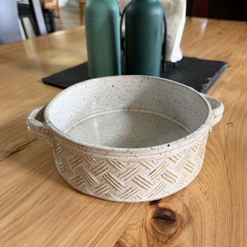 Basketweave Round/Brie Baker