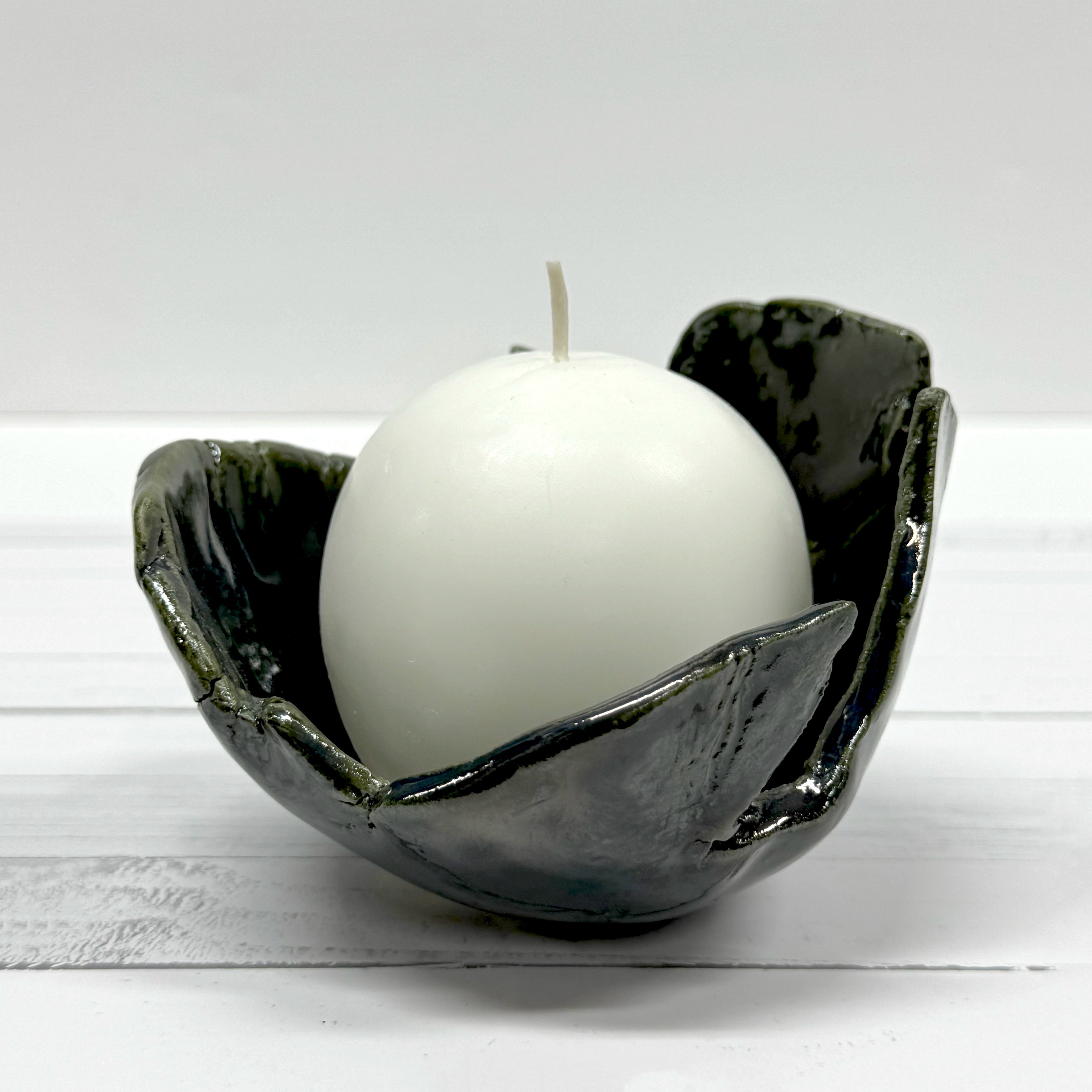 Candle Holder with Round Candle