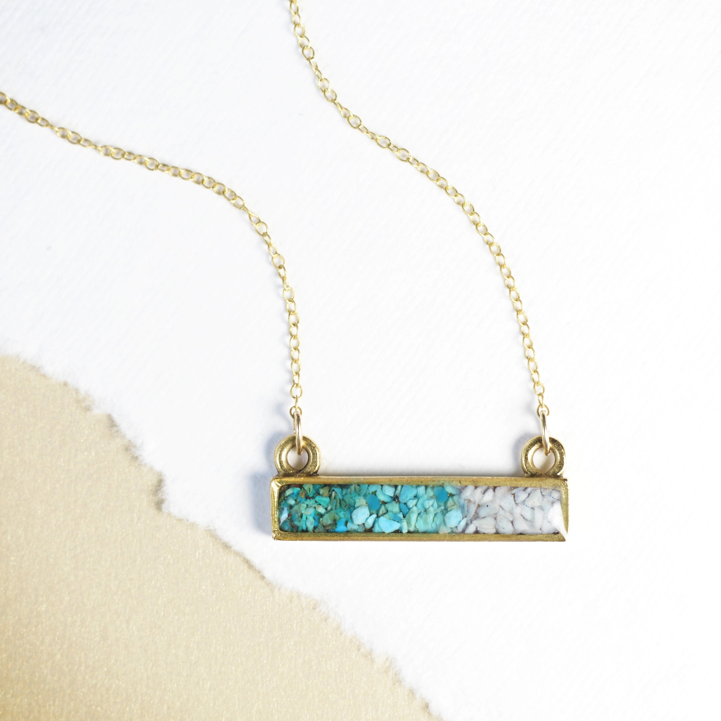 Gradient Gemstone Bar Neclace
